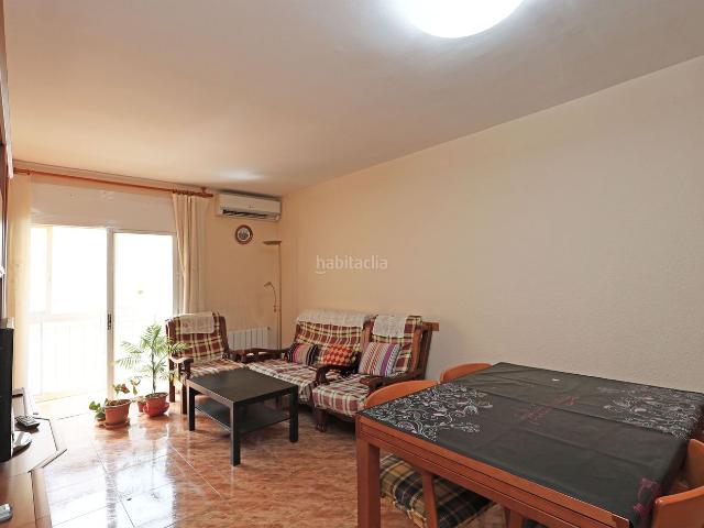 Piso en venta en Hospitalet de Llobregat L´, Sanfeliu. Piso de 75 m con 2 dormitorios y ascensor en LHospitalet de Llobregat. Pisos Hospitalet de Llobregat.
