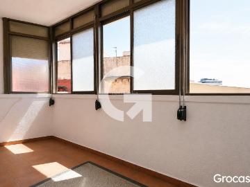 Piso en venta en Hospitalet de Llobregat L´, Sanfeliu. PISO LUMINOSO CON EXCELENTES VISTAS. Pisos Hospitalet de Llobregat.