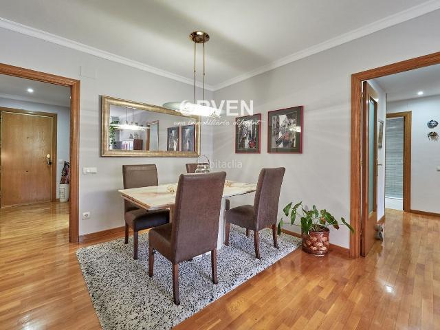 Piso en venta en Hospitalet de Llobregat L´, Sant Josep. Piso amplio y luminoso en LHospitalet de Llobregat. Pisos Hospitalet de Llobregat.