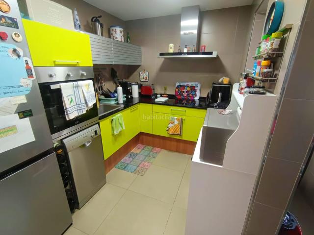 Piso en venta en Hospitalet de Llobregat L´, Sant Josep. PISO REFORMADO, MUY LUMINOSO EN EL CORAZÓN DE SANT JOSEP. Pisos Hospitalet de Llobregat.