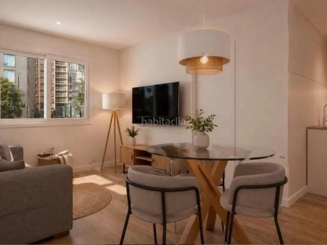 Piso en venta en Hospitalet de Llobregat L´, Santa Eulàlia. Acogedor piso de 72 m2 con 3 dormitorios en segunda planta. Pisos Hospitalet de Llobregat.
