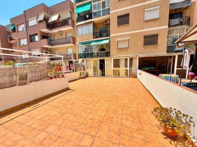 Piso en venta en Hospitalet de Llobregat L´, Santa Eulàlia. Amplio y Luminoso Piso en Santa Eulalia, Hospitalet de Llobregat. Pisos Hospitalet de Llobregat.