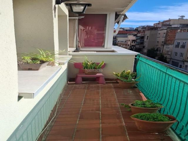 Piso en venta en Hospitalet de Llobregat L´, Santa Eulàlia. Gran oportunidad de comprar una vivienda en la localidad de LHospitalet De Llobregat en Barcelona. No dejes pasar esta gran ocasió. Pisos.