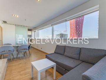 Piso en venta en Hospitalet de Llobregat L´, Santa Eulàlia. Magnifico piso alto, luminoso y con parquing en la Plaza Europa. Pisos Hospitalet de Llobregat.