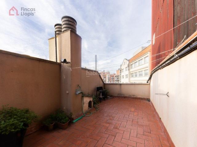 Piso en venta en Hospitalet de Llobregat L´, Santa Eulàlia. OPORTUNIDAD DE INVERSIÓN DUPLEX ATICO CON GRAN TERRAZA CON INQUILINO. Pisos Hospitalet de Llobregat.