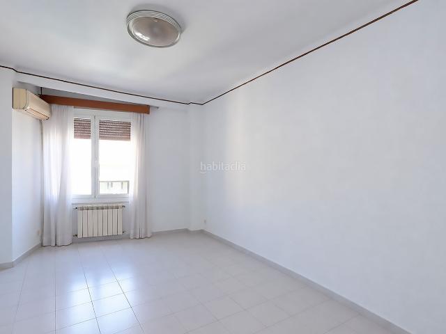Piso en venta en Hospitalet de Llobregat L´, Santa Eulàlia. OPORTUNIDAD EN CALLE BLAS FERNANDEZ LIROLA. Pisos Hospitalet de Llobregat.
