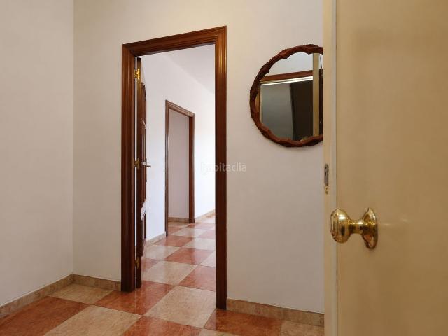 Piso en venta en Hospitalet de Llobregat L´, Santa Eulàlia. PISO DE 3 HABITACIONES EN FINCA DE 1968. Pisos Hospitalet de Llobregat.