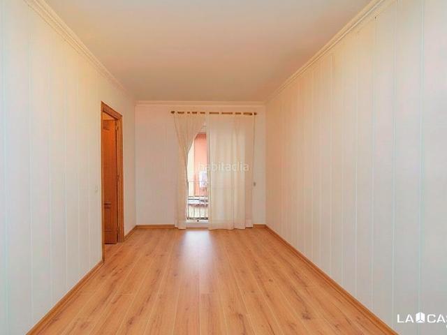 Piso en venta en Hospitalet de Llobregat L´, Santa Eulàlia. PISO DE 3 HABITACIONES Y 1 BAÑO EN Pasaje JANSANA DE, L'HOSPITALET DE LLOBREGAT, Barcelona, Catalunya, España. Pisos Hospitalet de.