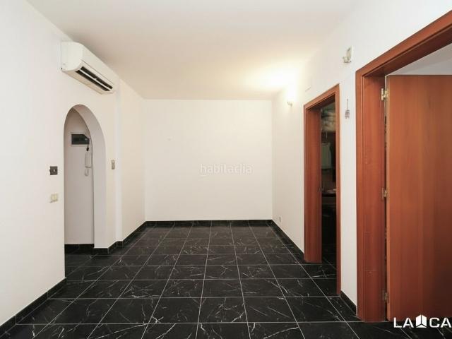 Piso en venta en Hospitalet de Llobregat L´, Santa Eulàlia. Piso de 54 m con 2 dormitorios y calefacción en LHospitalet de Llobregat. Pisos Hospitalet de Llobregat.