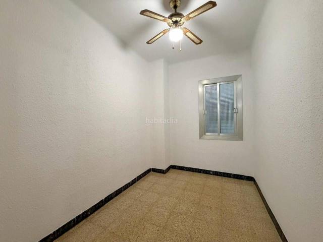 Piso en venta en Hospitalet de Llobregat L´, Santa Eulàlia. PISO EN VENTA CON BALCON EN LA MEJOR ZONA DE HOSPITALET. Pisos Hospitalet de Llobregat.