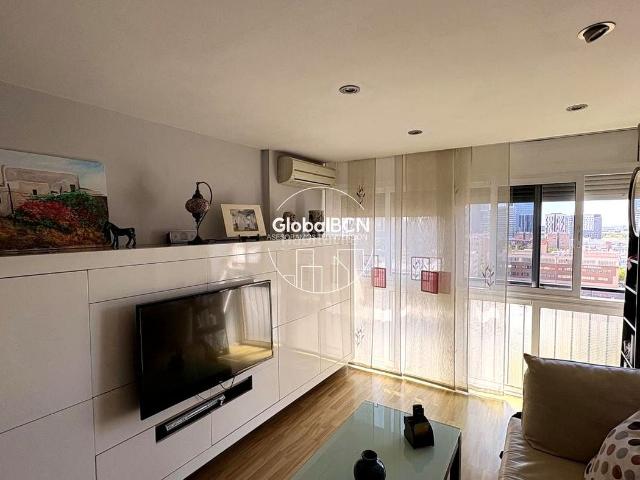 Piso en venta en Hospitalet de Llobregat L´, Santa Eulàlia. Confort y luminosidad en una excelente ubicación. Pisos Hospitalet de Llobregat.