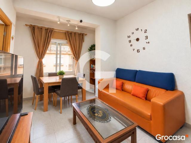 Piso en venta en Hospitalet de Llobregat L´, Pubilla Cases. PISO EXTERIOR CON BALCON EN PUBILLAS CASES. Pisos Hospitalet de Llobregat.