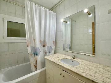 Piso en Venta en Hostal