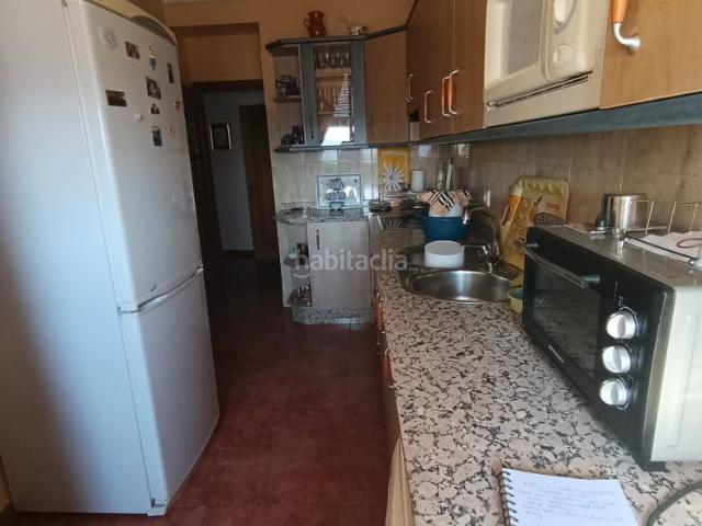 Piso en venta en Iznájar. Spacious, three bedroom apartment, loads of natural light, central Iznajar. Pisos.