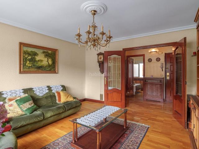 Piso en venta en Ibarra. Piso alto, totalmente exterior y muy luminoso en Uzturre Auzoa Ibarra. Pisos.