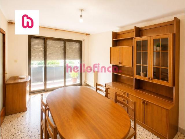 Piso en venta en Igualada, Centre. Amplio piso de 3 habitaciones en pleno centro de Igualada. Pisos.