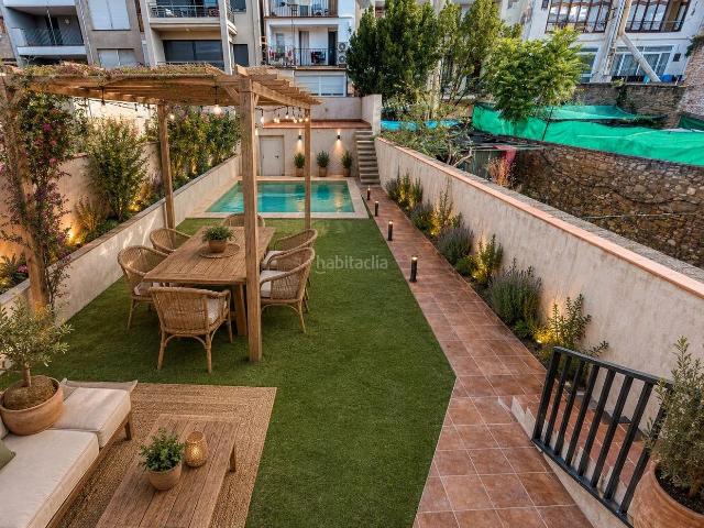 Piso en venta en Igualada, Centre. Fantàstic primer pis rehabilitat amb jardí privat de 200 m2 al centre dIgualada. Pisos.