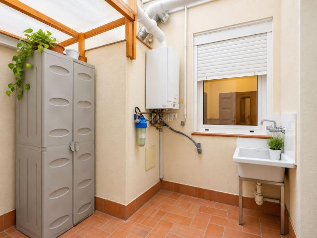 Piso en venta en Igualada, Centre. GRAN TERRASSA, 2 HABITACIOINS I APARCAMENT A PROP DEL CENTRE DIGUALADA. Pisos.