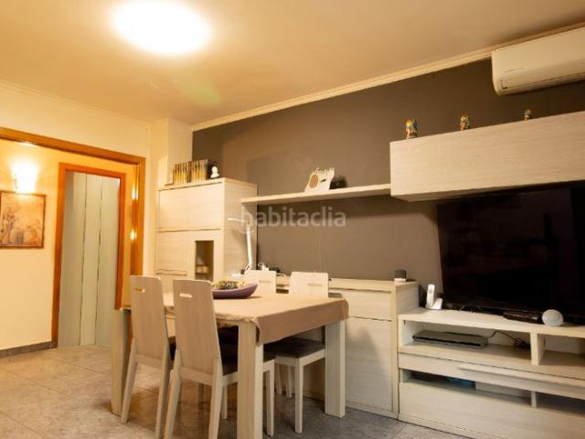 Piso en venta en Igualada, Centre. Pis pràctic amb 2 habitacions, pati interior, terrassa i traster a Igualada. Pisos.