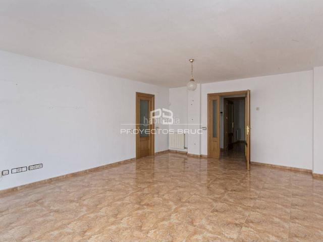 Piso en venta en Igualada, Poble Sec. PISO EN VENTA EN IGUALADA. Pisos.