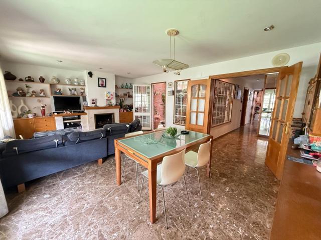Piso en venta en Igualada, Ponent Set Camins. Espectacular piso con más de 150 m2 con fabulosa terraza de 50 m2, 4 hab, junto a otro inmueble de 136 m2 en Set Camins, Igualada. Pisos.