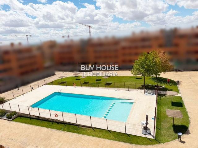 Ático en venta en Illescas, Señorío de Illescas. ÁTICO EN EL SEÑORÍO DE ILLESCAS URBANIZACION PRIVADA CON PISCINA Y ZONAS VERDES. Áticos.