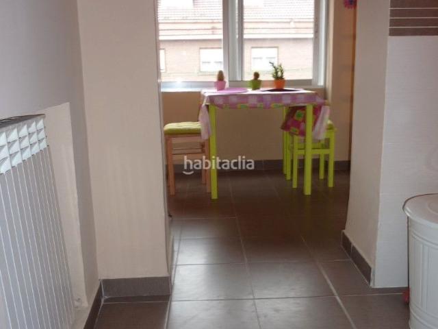 Piso en venta en Illueca. Piso con locales y jardin. Pisos.