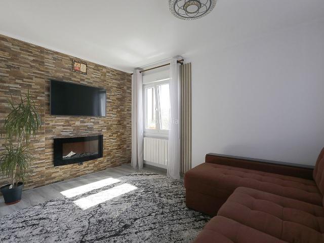 Piso en venta en Irun, Palmera Dumboa Arbes. ARBES Piso reformado con balcón en el centro. Pisos.