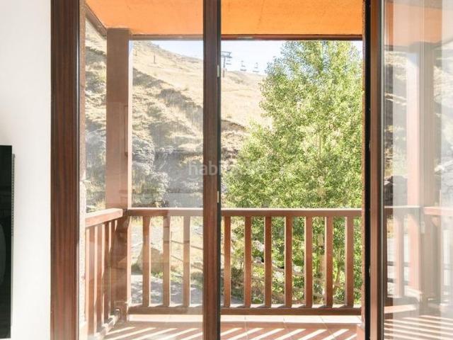 Piso en venta en Jaca. Apartamento reformado en Astún en el Edificio Nevado. Pisos.