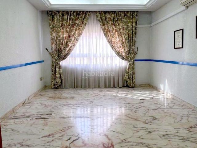 Piso en venta en Jaén, Avda de Madrid Pº de la Estación. Piso en venta en Avda. Madrid, 6 dormitorios. Pisos.