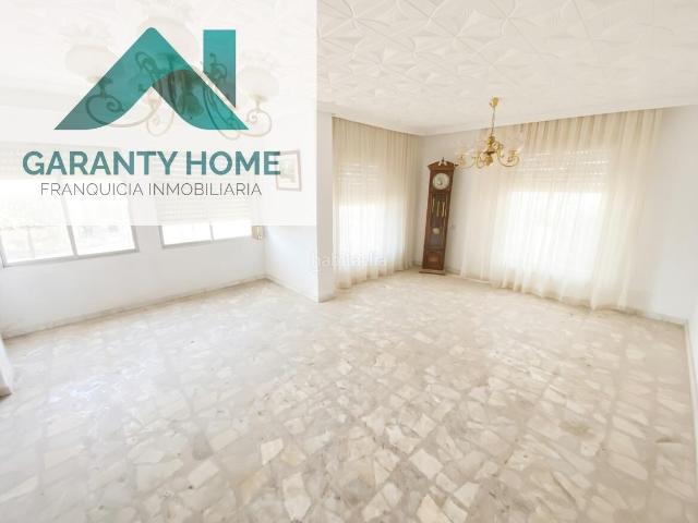 Piso en venta en Jamilena. Piso exterior con terraza 36 m2 junto a Plaza España. Pisos.