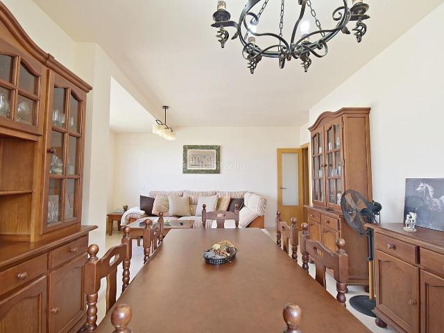 Piso en venta en Jerez de la Frontera, Chapín Campus Universitario Navinco. Vivienda de 4 dormitorios en Refurbis. Pisos Jerez de la.