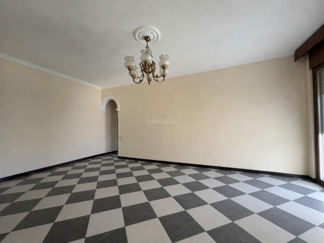 Piso en venta en Jerez de la Frontera, Santiago Coronación. PISO PARA REFORMAR EN LAS TORRES, TRES DORMITORIOS Y DOS BAÑOS. Pisos Jerez de la.