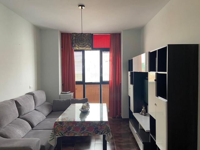 Piso en venta en Jerez de los Caballeros. Piso seminuevo. 2 dorm, garaje, trastero. Amueblado. Pisos Jerez de los.