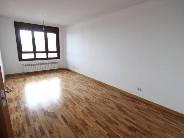 Piso en Venta en Luanco Aramar Antromero