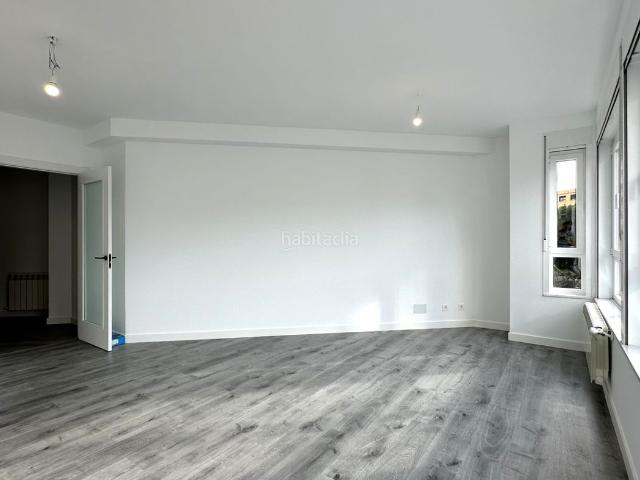 Piso en venta en Lugo, A Piriganlla Albeiros Garabolos. Vivienda a estrenar de tres dormitorios y dos baños, salón, cocina, lavadero tendedero y terraza. Plaza de garaje opcional. Pisos.