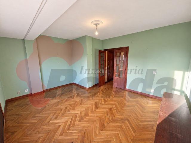 Piso en venta en Lugo, Fingoi. Amplitud, Ubicación Práctica y Gran Potencial Tu Proyecto a Medida. Pisos.