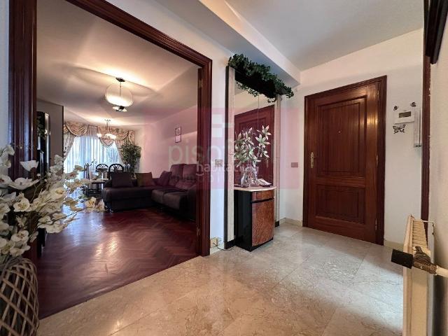 Piso en venta en Lugo, San Roque As Fontiñas. En venta piso de tres dormitorios en Zona Fontiñas!. Pisos.