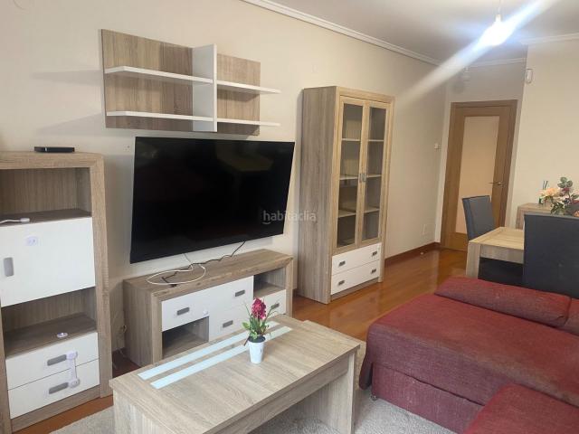 Piso en venta en Lugo, Paradai. En alquiler! Piso de 3 habitaciones en Avenida de la Coruña con garaje incluido. Pisos.