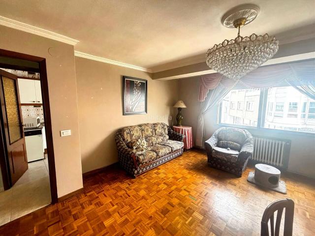 Piso en venta en Lugo, Paradai. Espacio, tranquilidad y la comodidad de vivir en el centro de Lugo, con garaje y trastero. Pisos.