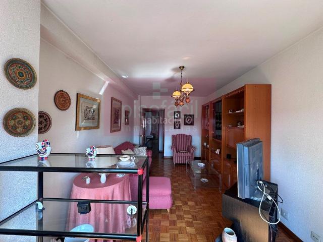 Piso en venta en Lugo, Recatelo O Carme. En venta piso de tres dormitorios con vistas espectaculares a un paso de Ramón Ferreiro!. Pisos.