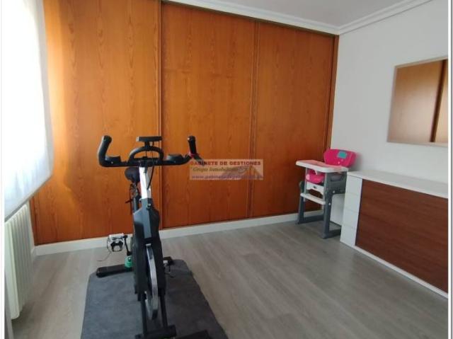 Piso en venta en La Milagrosa La Estrella San Antón 02008
