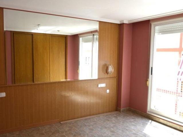 PISO EN VENTA EN LA AVENIDA PRINCIPAL