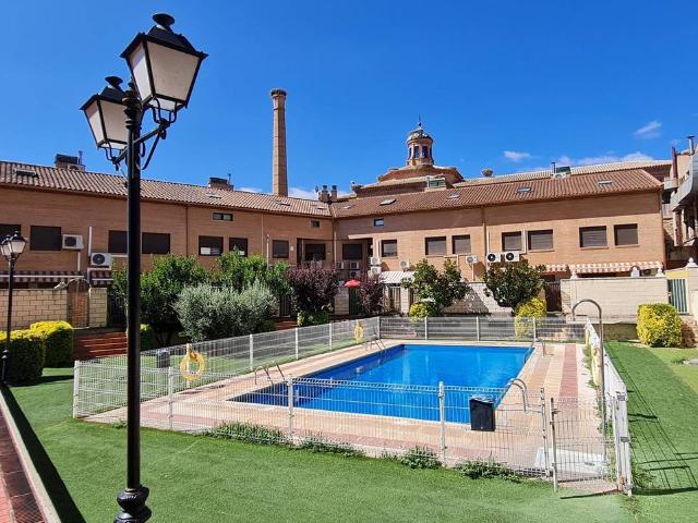 Piso en Venta en La Almunia de Doña Godina