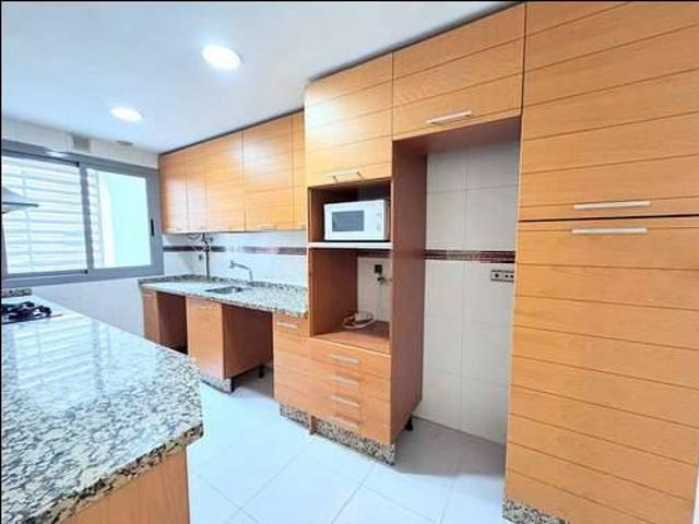 Piso en Venta en La Calzada La Florida