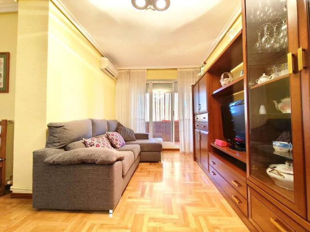 Piso en Venta en La Portalada Varea