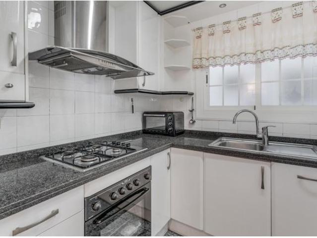 Piso en Venta en la Vila de Gracia soleado y con ascensor