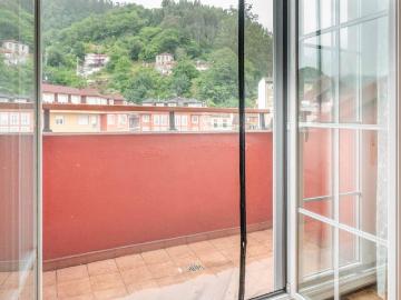 Piso en Venta en La Villa Bazuelo