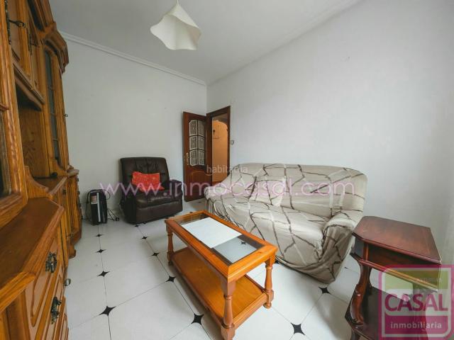 Piso en venta en Langreo, La Felguera. Se vende piso en Langreo, consta de tres amplios dormitorios, salón, cocina amueblada, baño con ducha y trastero.A pocos minutos d. Pisos.