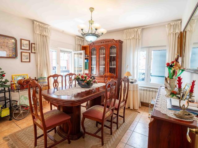 Piso en venta en Langreo, Sama. NUDA PROPIEDAD en venta en Calle José Bernardo. Pisos.